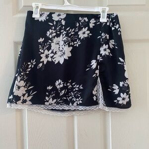 American Eagle Black & White Floral Lace Trim Mini Skirt